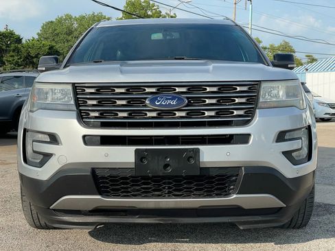 Used 2016 Ford Explorer XLT w/ Equipment Group 202A image 8