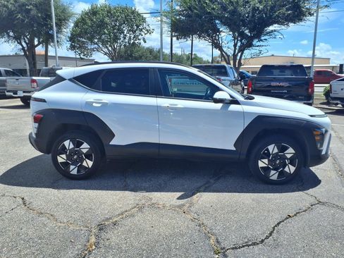 Used 2025 Hyundai Kona SEL AWD/4WD image 7