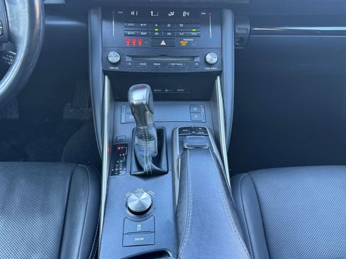 Used 2018 Lexus IS 300 AWD image 18