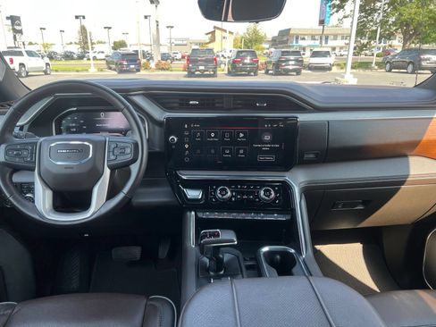 Used 2024 GMC Sierra 1500 Denali w/ Denali Reserve Package AWD/4WD image 12