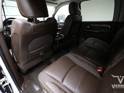 Used 2025 RAM 2500 Limited AWD/4WD image 9