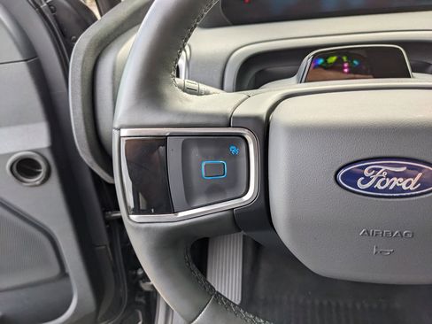 Used 2025 Ford Expedition Active image 29