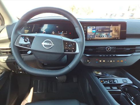 Used 2025 Nissan Murano SV image 17