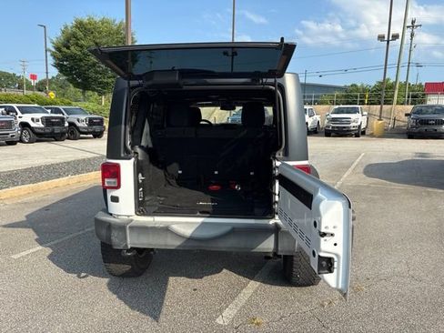 Used 2017 Jeep Wrangler Unlimited Sport w/ Quick Order Package 23S AWD/4WD image 16
