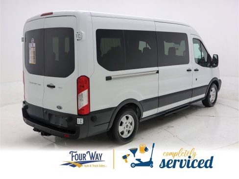 Used 2017 Ford Transit 350 XLT image 4