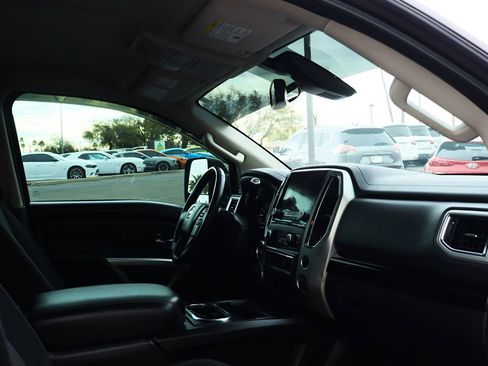 Used 2020 Nissan Titan SV w/ SV Convenience Package image 31