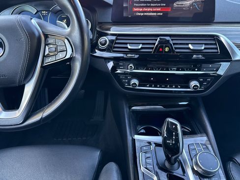 Used 2018 BMW 530e image 30