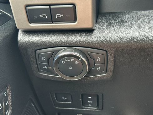 Used 2021 Ford F250 Lariat AWD/4WD image 32