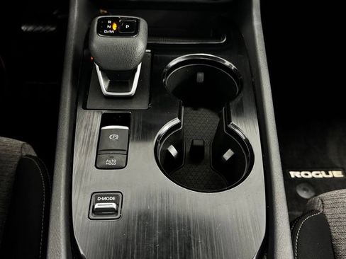 Used 2023 Nissan Rogue SV FWD image 18