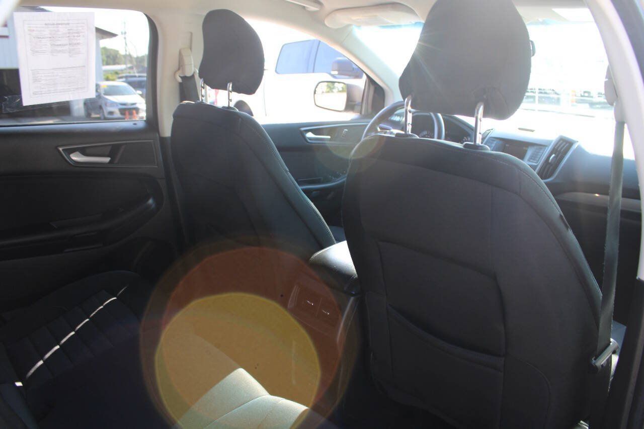 Used 2018 Ford Edge SE FWD image 9