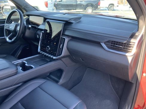 Used 2024 GMC Acadia Elevation image 61