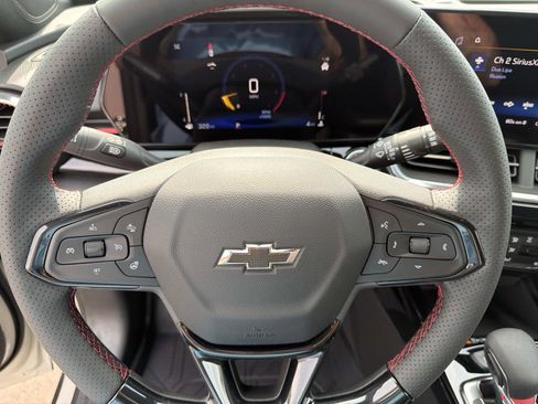 New 2026 Chevrolet Trax RS w/ Sunroof Package FWD image 5