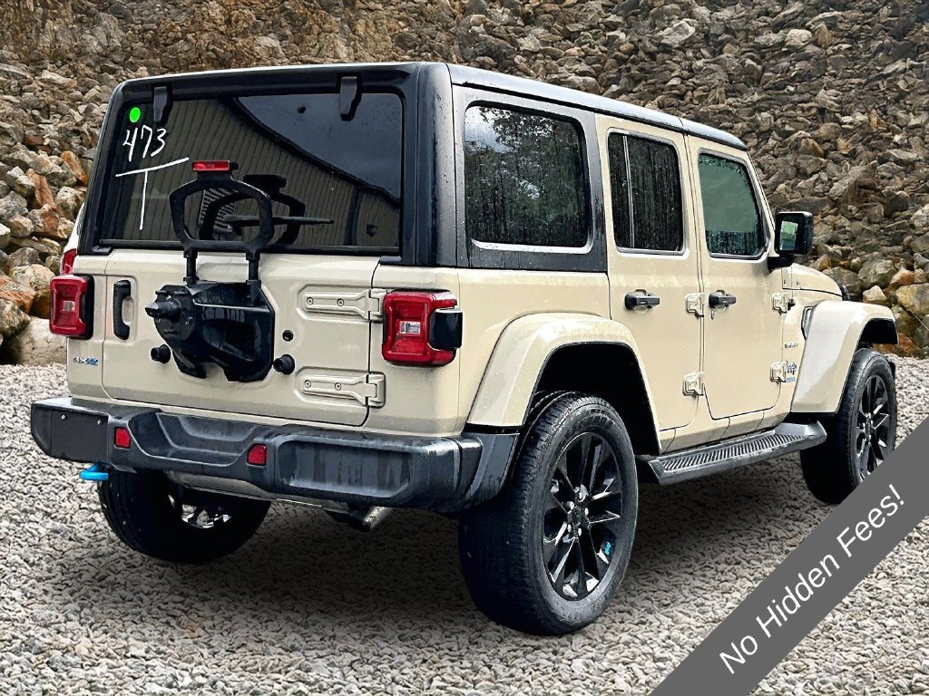 Used 2022 Jeep Wrangler Unlimited Sahara w/ Cold Weather Group AWD/4WD image 2