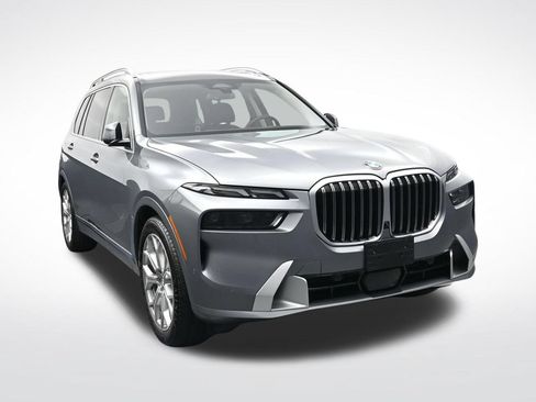 Used 2023 BMW X7 xDrive40i w/ Parking Assistance Package AWD/4WD image 11