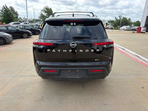Used 2023 Nissan Pathfinder SV FWD image 4