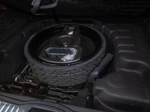 Certified 2024 Mercedes-Benz GLE 53 AMG 4MATIC image 36