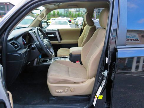 Used 2015 Toyota 4Runner SR5 image 11