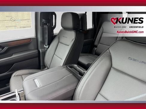 New 2026 GMC Yukon Denali w/ Denali Reserve Package AWD/4WD image 21
