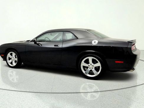 Used 2010 Dodge Challenger R/T RWD image 7