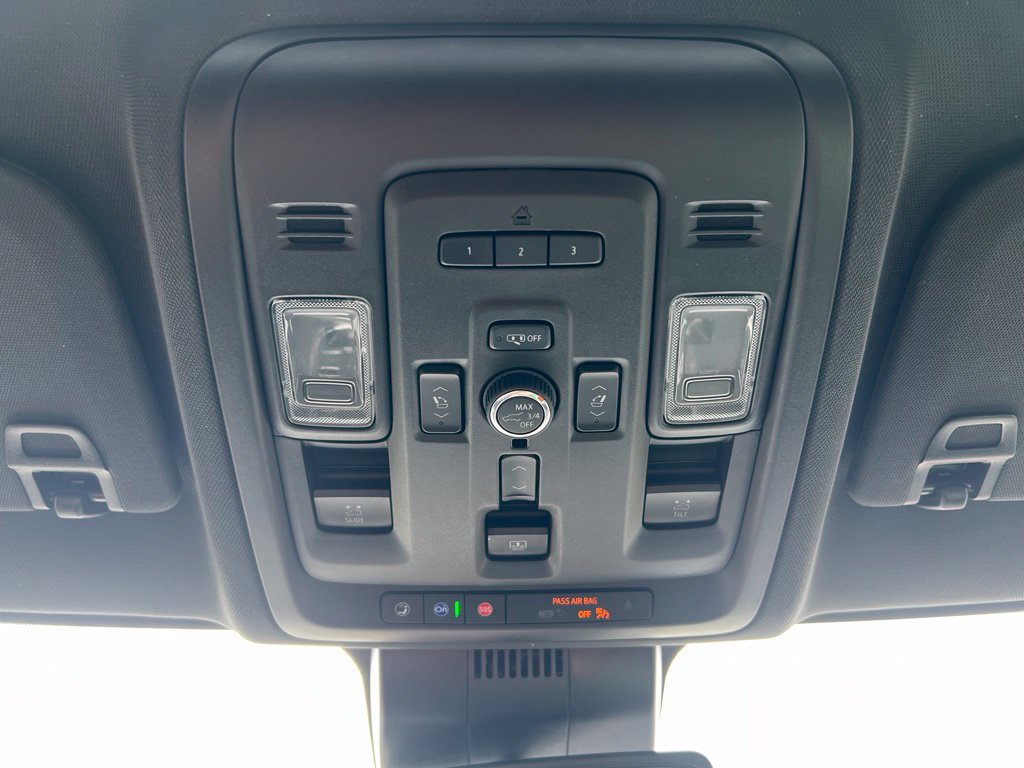 Used 2023 GMC Yukon AT4 w/ AT4 Premium Package AWD/4WD image 27