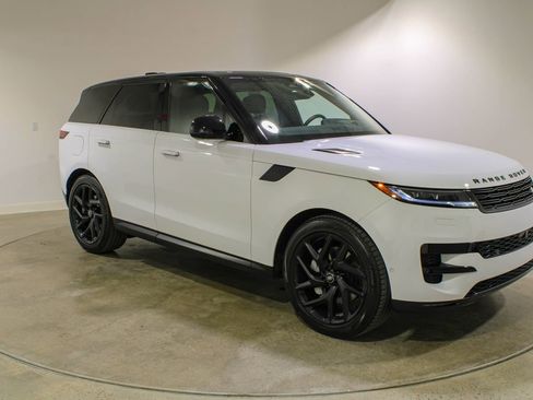 Used 2024 Land Rover Range Rover Sport SE AWD/4WD image 7