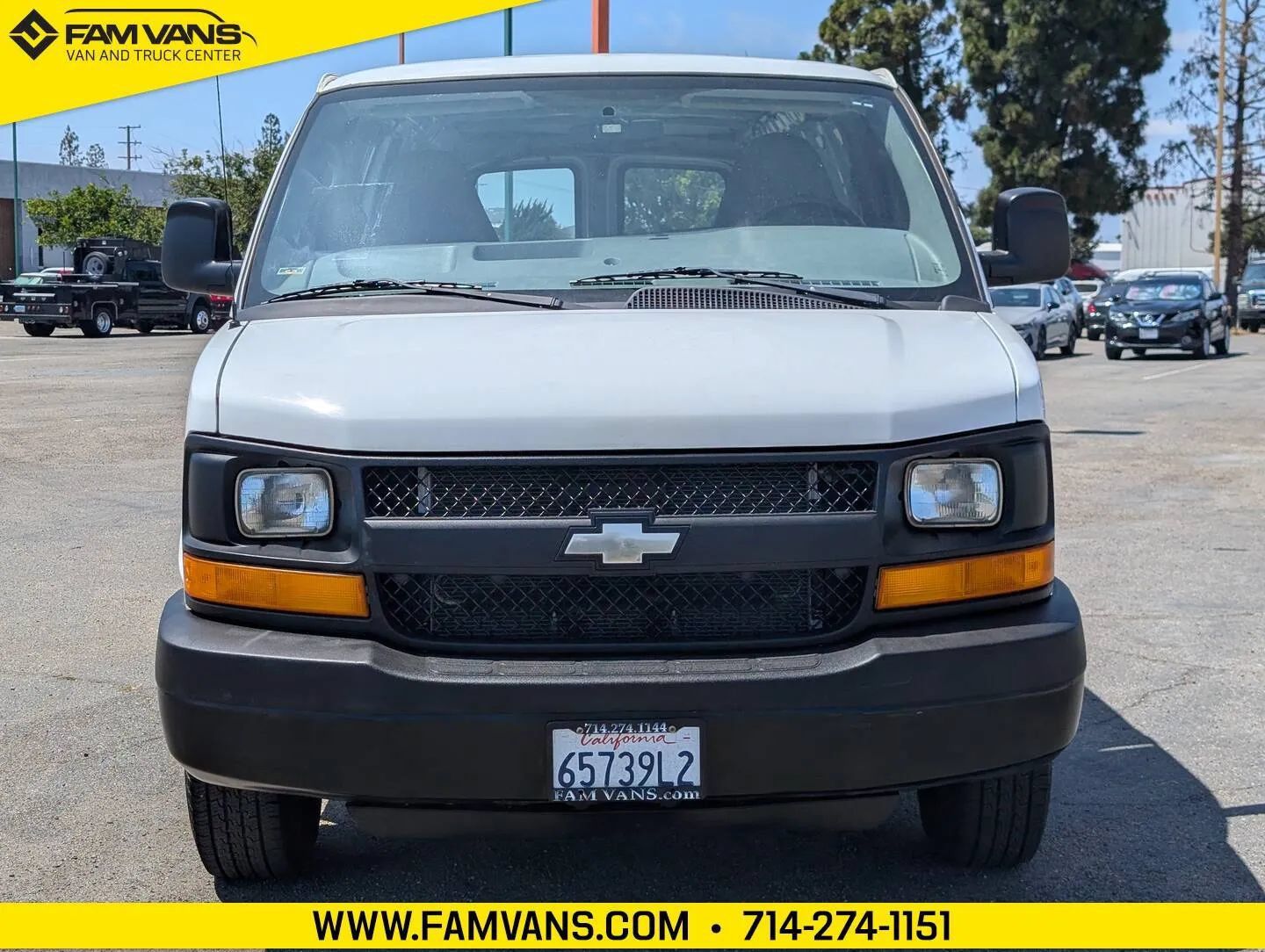 Used 2014 Chevrolet Express 2500 Extended RWD image 2