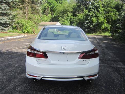 Used 2017 Honda Accord EX-L image 23