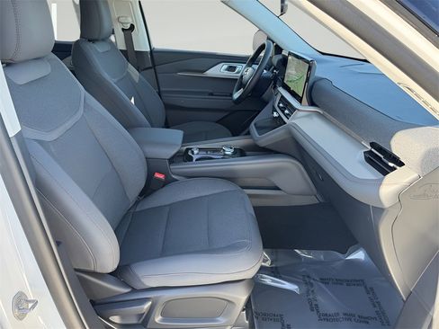 New 2026 Ford Explorer Active image 28