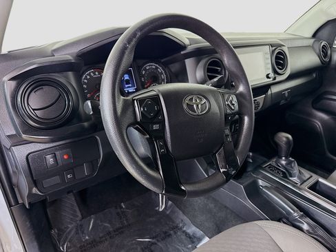 Used 2022 Toyota Tacoma SR image 18