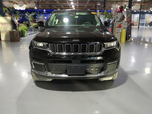 Used 2022 Jeep Grand Cherokee L Limited image 3