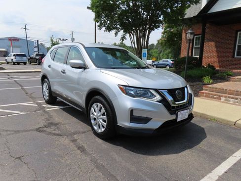 Used 2018 Nissan Rogue S FWD image 11