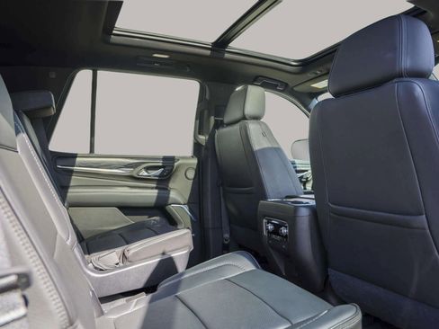 Used 2021 GMC Yukon Denali w/ Denali Premium Package image 35