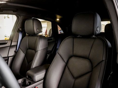 New 2026 Porsche Macan AWD/4WD image 16