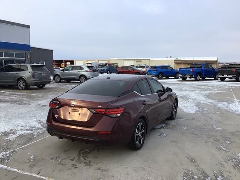 Used 2022 Nissan Sentra SV image 5