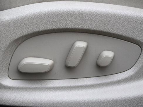 Used 2015 Buick LaCrosse Leather FWD image 15