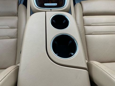 Used 2017 Porsche Panamera 4 AWD/4WD image 21