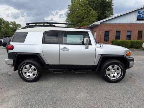 Used 2007 Toyota FJ Cruiser 4WD image 5