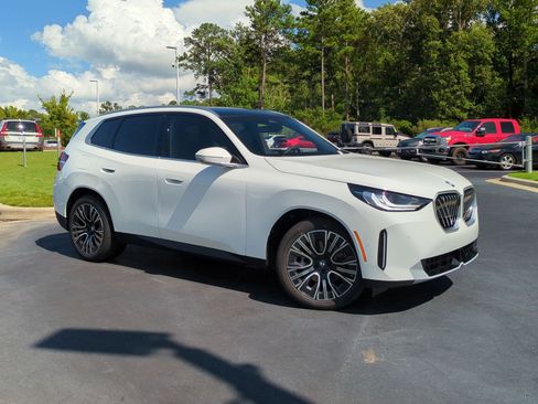 Certified 2025 BMW X3 xDrive30i w/ Premium Package image 2