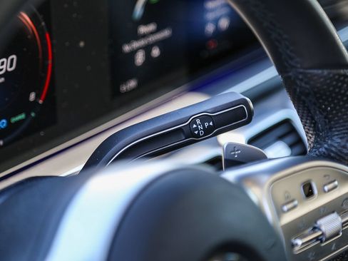 Certified 2023 Mercedes-Benz GLS 580 4MATIC image 18