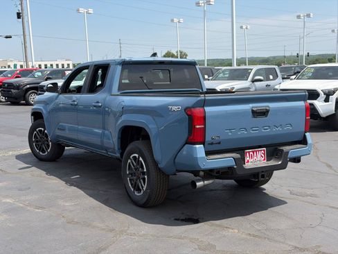 Used 2026 Toyota Tacoma TRD Sport w/ TRD Sport Upgrade Package AWD/4WD image 5