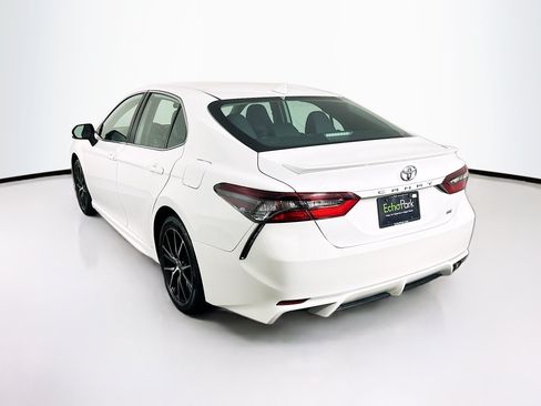 Used 2024 Toyota Camry SE FWD image 5
