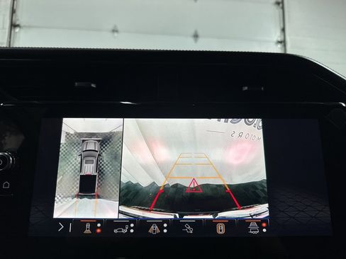 Used 2024 GMC Sierra 1500 AT4 w/ Technology Package image 26