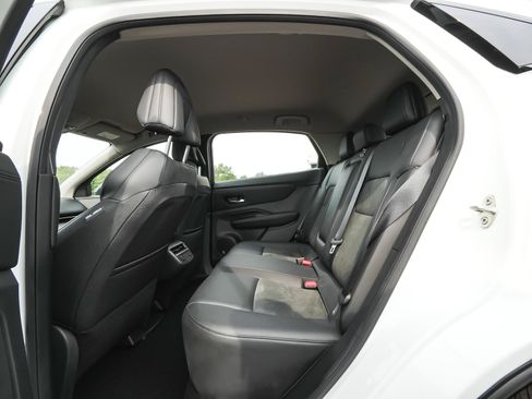 Used 2024 Nissan Ariya AWD image 33