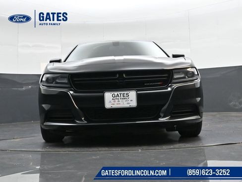 Used 2019 Dodge Charger SXT image 34