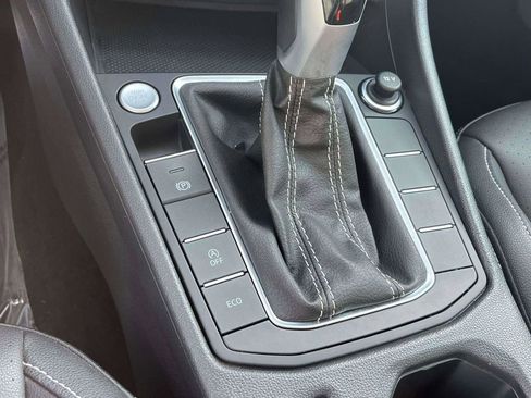 Used 2024 Volkswagen Jetta SE image 19
