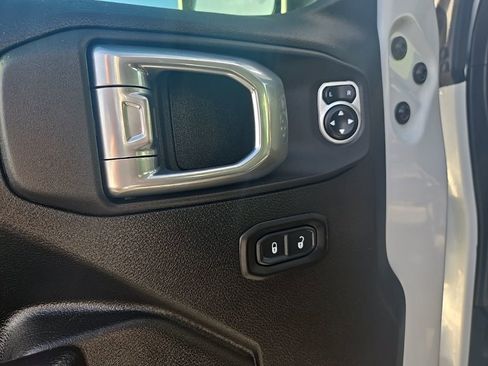 Used 2021 Jeep Gladiator Rubicon image 10