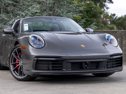 Certified 2024 Porsche 911 Targa 4S w/ Premium Package AWD/4WD image 9