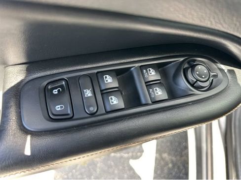 Used 2018 Jeep Compass Sport w/ Tech Group AWD/4WD image 38
