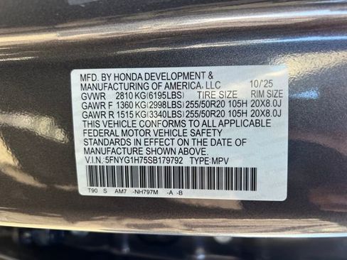 New 2025 Honda Pilot Touring image 17