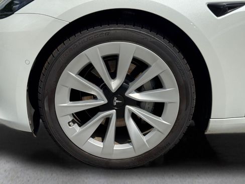 Used 2022 Tesla Model 3 Long Range AWD/4WD image 9
